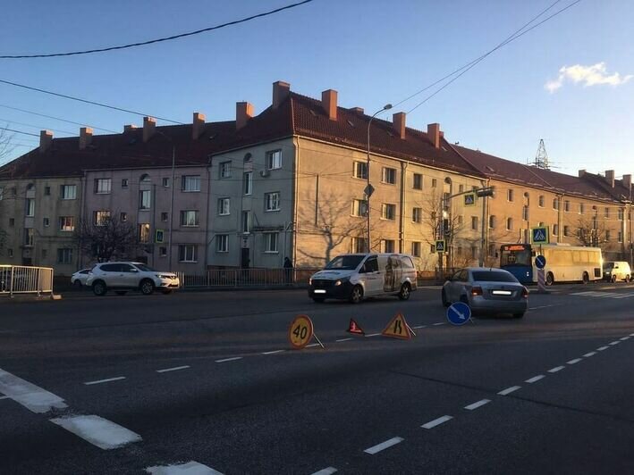 В Калининграде две иномарки столкнулись на регулируемом перекрёстке - Новости Калининграда | Фото: ГИБДД региона