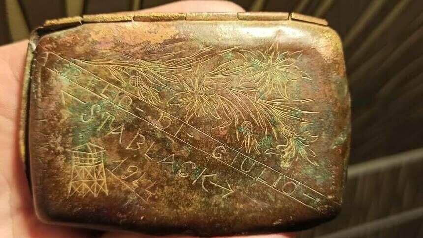 На Балтийской косе нашли портсигар 1944 года, принадлежавший Аурелио ди Джулио - Новости Калининграда