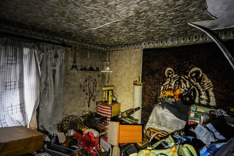 Комнаты забиты хламом до потолка: в Калининграде нашли квартиру Плюшкина (фото) - Новости Калининграда | Фото: Facebook / Женяй Огонь