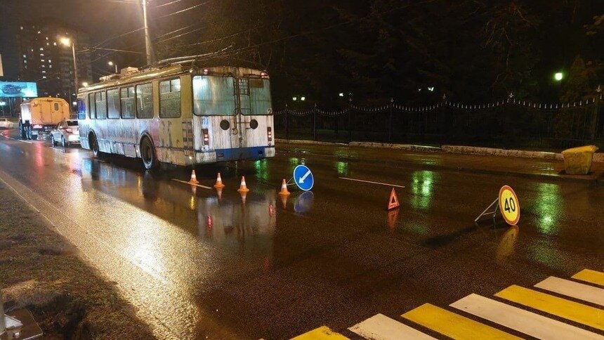 Водитель резко затормозил: в Калининграде женщина упала в троллейбусе и получила травмы - Новости Калининграда | Фото: ГИБДД региона