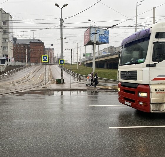 Клопс калининград. Авария на Московском проспекте в Калининграде. Клопс.ру Калининград. Авария на Московском проспекте в Калининграде сегодня Клопс. ДТП на Московском проспекте Калининград сегодня.