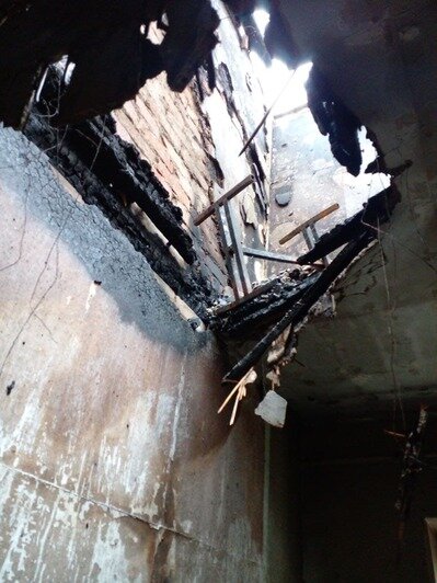 Крыша и комнаты выгорели | Фото: Анастасия Валько