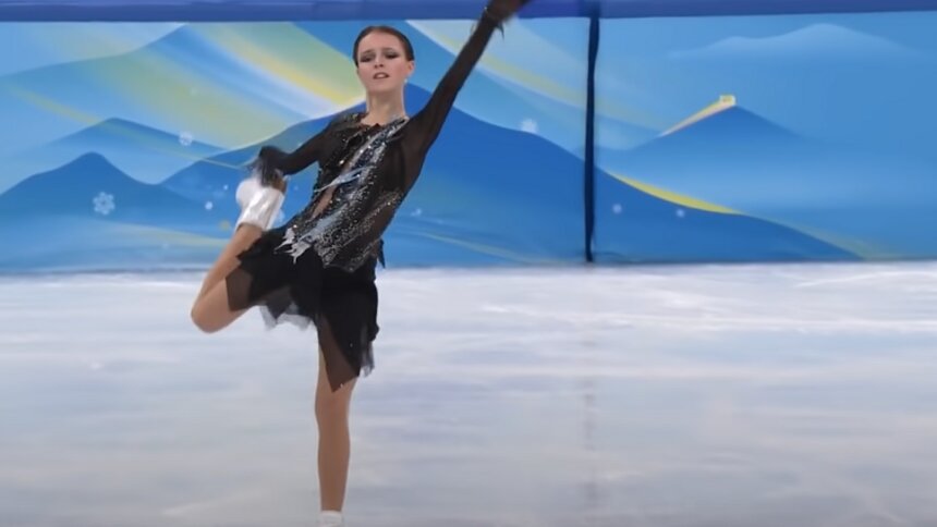 Российская фигуристка Щербакова стала чемпионкой Олимпиады и принесла сборной пятое золото - Новости Калининграда | Скриншот трансляции игр