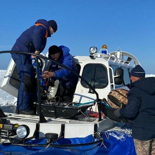 Возвращаясь с рыбалки застукал парочку