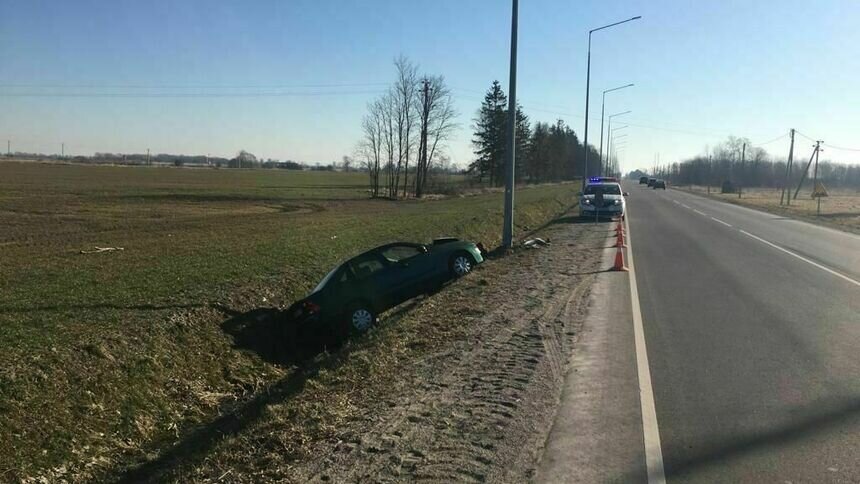 Потерял сознание, врезался в столб и съехал в кювет: в Гурьевском районе произошло ДТП   - Новости Калининграда | Фото: ГИБДД региона