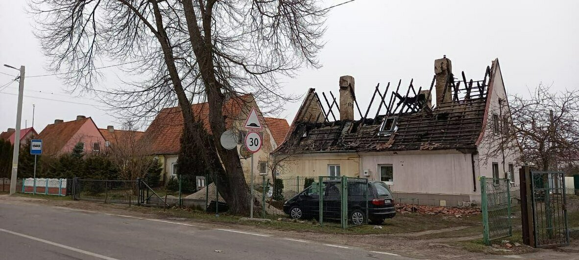 Сгоревший дом семьи на ул. Калининградской | Фото: предоставила Анжела Степанова