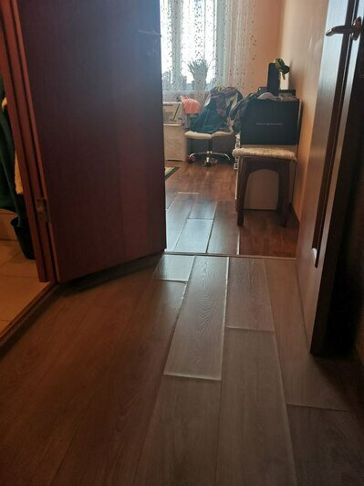 В квартире испорчена мебель, вздулся ламинат | Фото: жительница дома Анастасия 