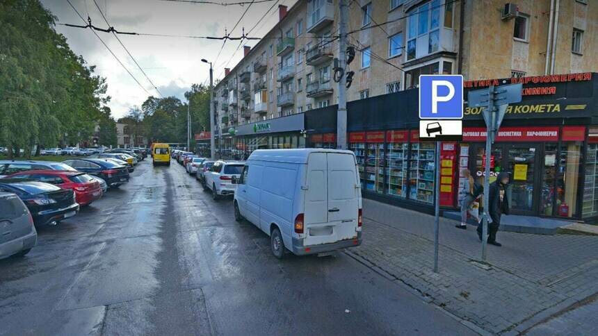 Возле Центрального парка расширили парковку для машин - Новости Калининграда