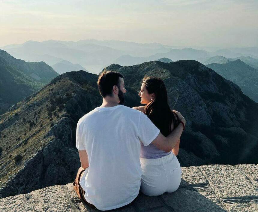 Алина и Михаил на вершине горы Ловчен | Фото: личный архив