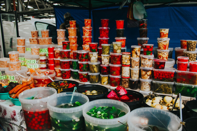 Ёлочный базар и не только: что можно найти на предновогодней городской ярмарке на Портовой - Новости Калининграда