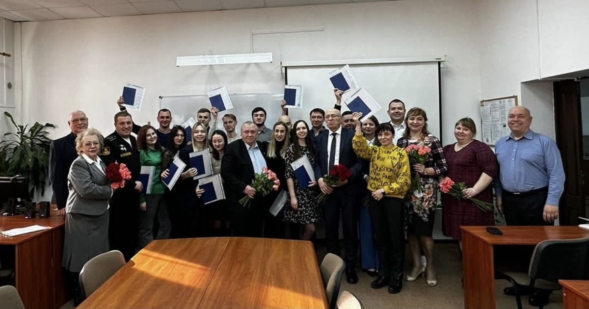 Студенты Калининградского института управления получили дипломы о ...
