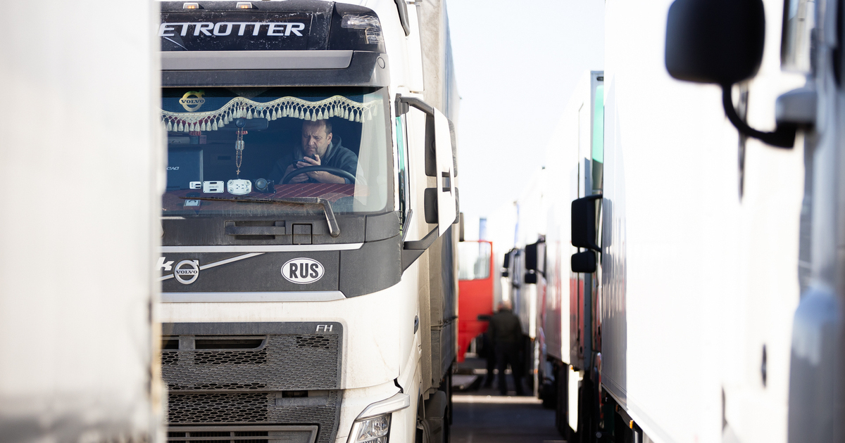 С 1 февраля 2024 года в России планируют увеличить плату за проезд ...