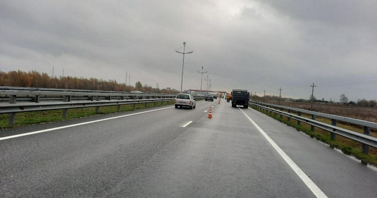 После ночной аварии с уснувшим водителем бензовоза на Приморском кольце ...