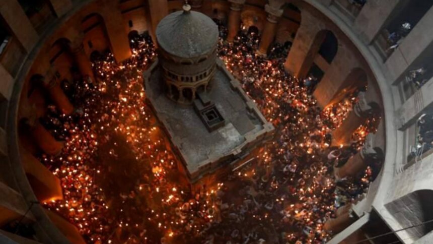 В храме Гроба Господня в Иерусалиме сошёл Благодатный огонь  - Новости Калининграда | Фото: соцсети