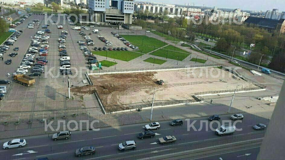 Над руинами Королевского замка в Калининграде начали готовить место для газона (фото) - Новости Калининграда | Фото: очевидцы