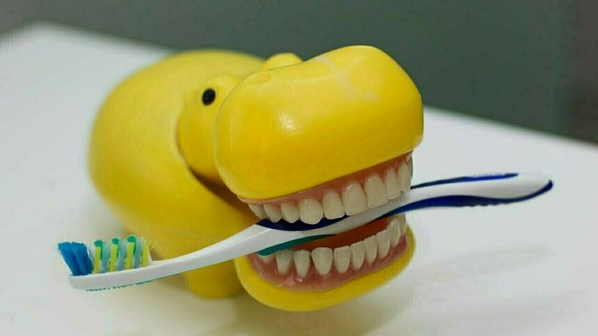Нужно ли лечить кариес у дошкольников, если молочные зубы всё равно выпадут — ответ врача-стоматолога | Фото: Александр Подгорчук / Архив «Почему Болит»