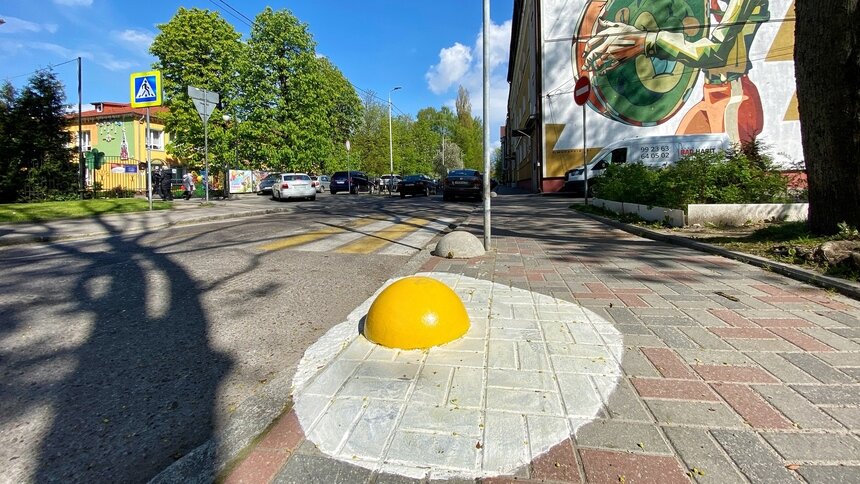 Фото дня: на улице Свободной в Калининграде появилась гигантская яичница - Новости Калининграда | Фото: Александр Подгорчук / «Клопс»