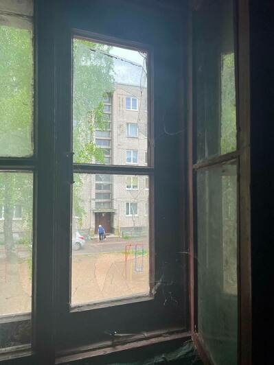 Плачевное состояние подъезда исторического здания в Советске  | Фото: Юлиана