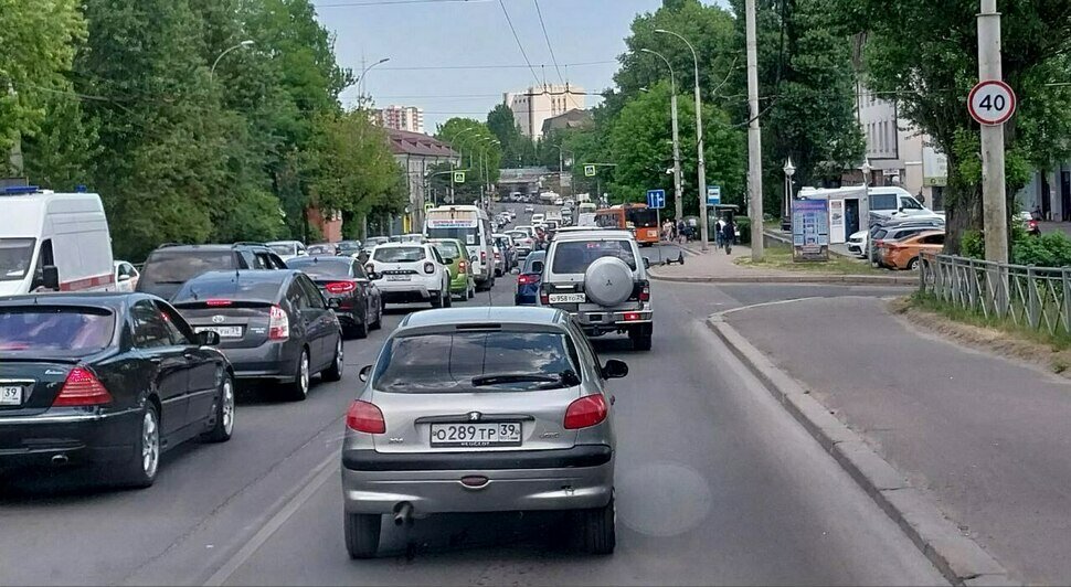 Троллейбус уехал без водителя
