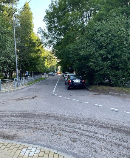 В Калининграде новая разметка лишила парковки жителей двух улиц - Новости Калининграда | Фото читателя