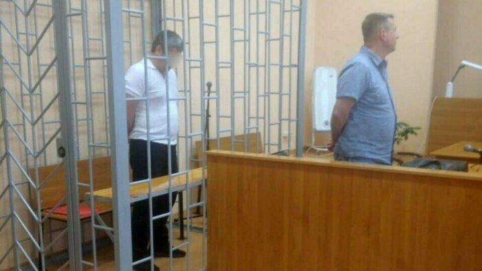 Обвиняемый и адвокат в заседании | Фото: Калининградский областной суд