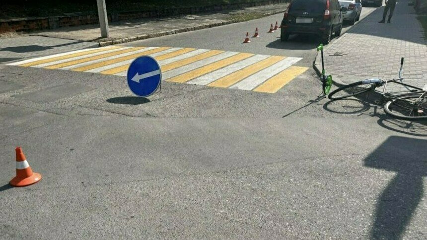 \u0412 \u0413\u0443\u0441\u0435\u0432\u0435 \u0432\u0435\u043b\u043e\u0441\u0438\u043f\u0435\u0434\u0438\u0441\u0442 \u043f\u043e\u043f\u0430\u043b \u043f\u043e\u0434 \u043a\u043e\u043b\u0451\u0441\u0430 \u0430\u0432\u0442\u043e - \u041d\u043e\u0432\u043e\u0441\u0442\u0438 \u041a\u0430\u043b\u0438\u043d\u0438\u043d\u0433\u0440\u0430\u0434\u0430