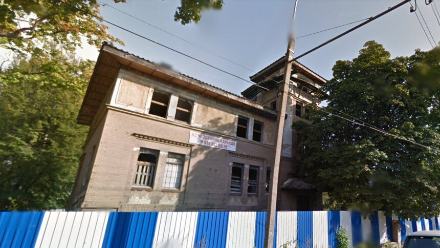 В Калининграде за 2 года хотят восстановить виллу у Поплавка, которую ошибочно принимают за японское консульство - Новости Калининграда | Скриншот сервиса «Google.Панорамы»