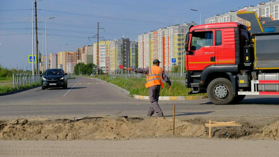 На Аллее Смелых начали реконструкцию дороги (фото) - Новости Калининграда | Предоставлено администрацией Калининграда
