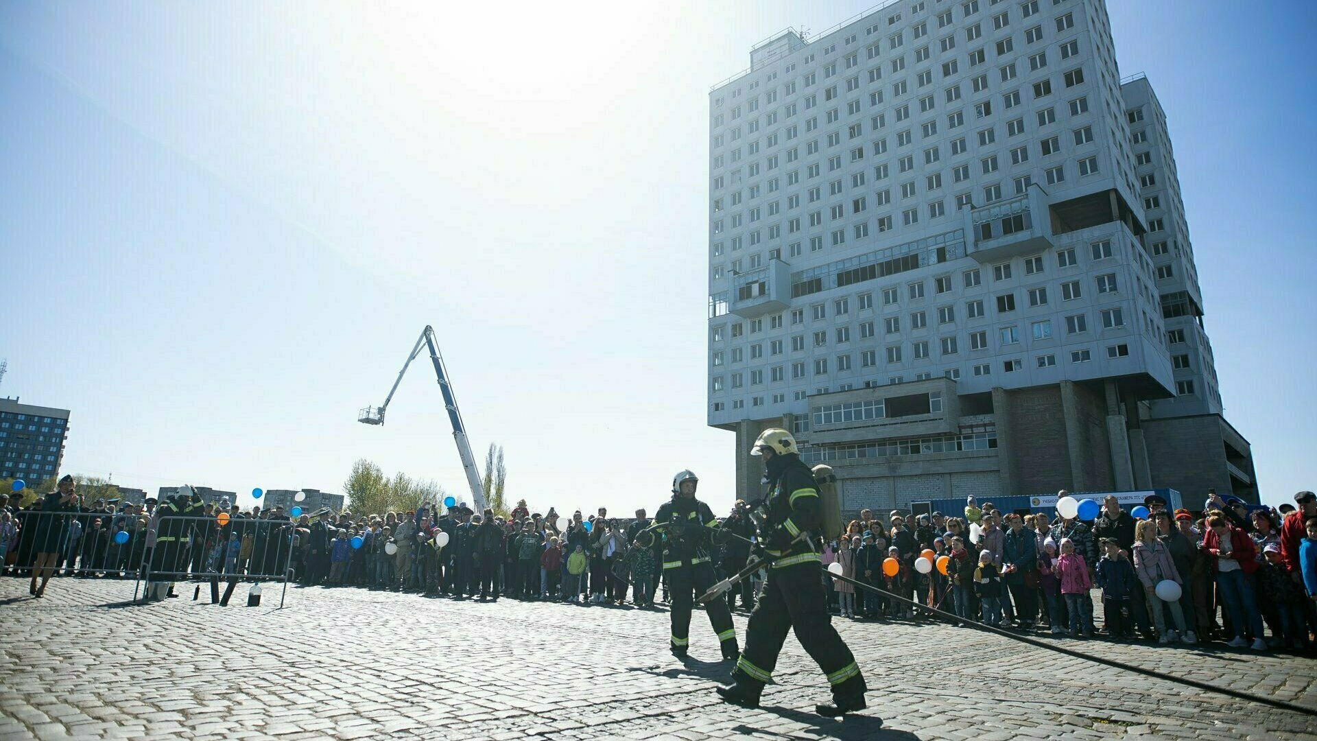 В Калининграде из-за открытого урока по ОБЖ 30 января закроют парковку у  Дома Советов - Новости Калининграда