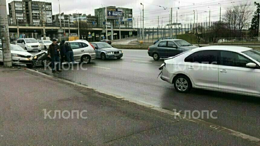 Место аварии на Московском проспекте | Фото: Людмила Бухачёва 