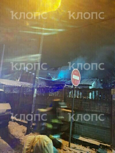 В переулке Гагарина произошёл пожар в жилом доме (фото) - Новости Калининграда | Фото: Очевидец