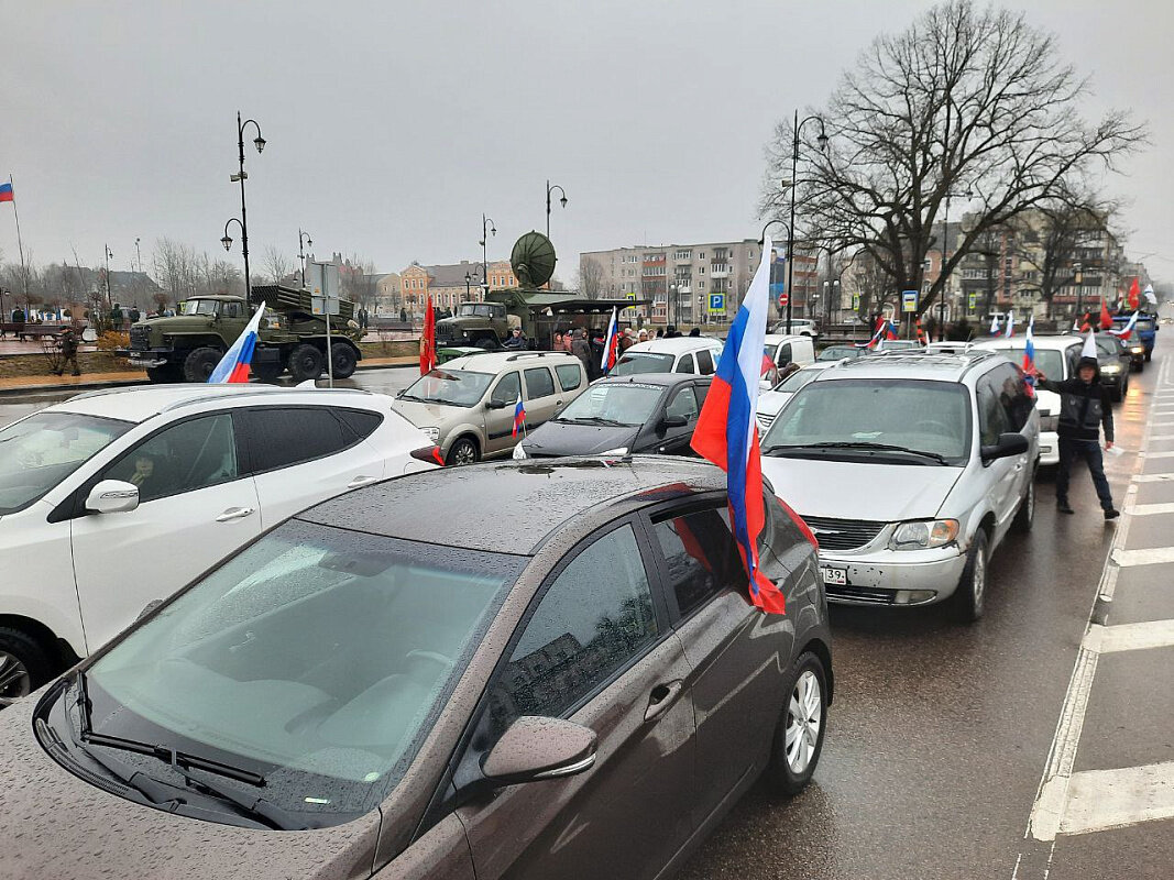 Ровно год с начала СВО: в Гусеве состоялся автопробег в поддержку  российских военнослужащих (фото) - Новости Калининграда