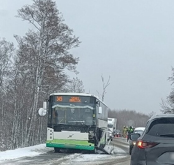 Под Полесском произошло серьёзное ДТП с участием легковушки и автобуса ...