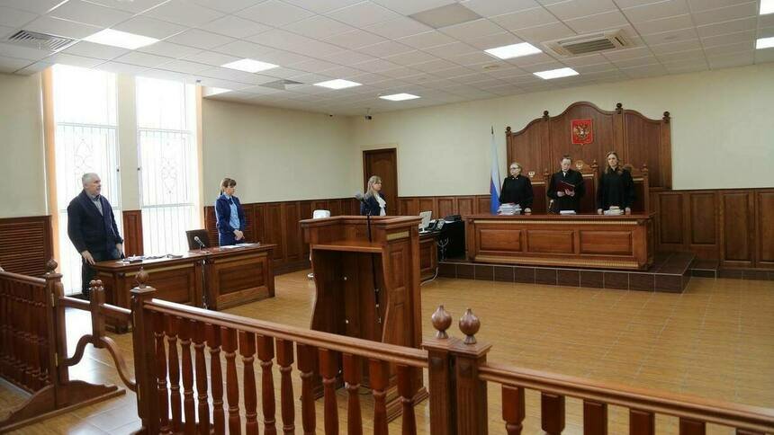 Судья зачитывает решение | Фото: Калининградский областной суд