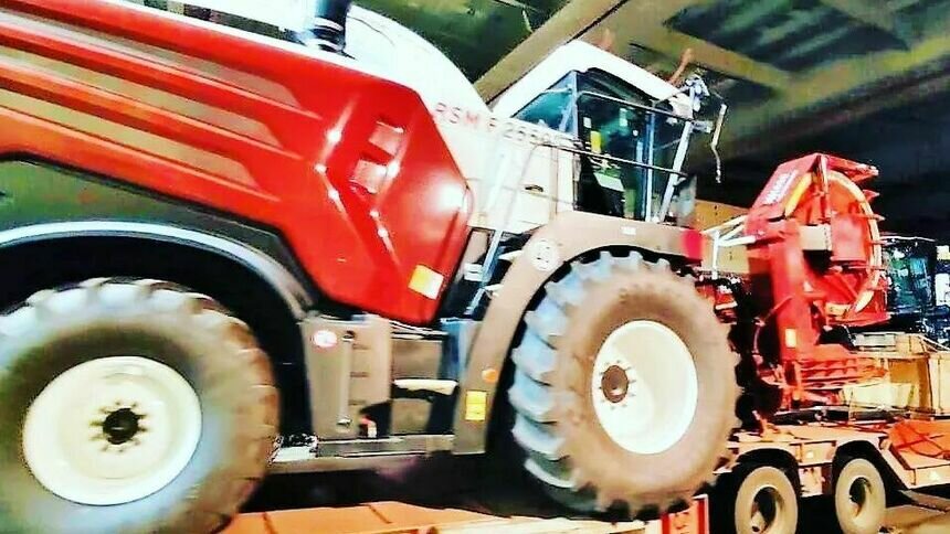 Трактор для сбора фундука и другая санкционная техника: паромы