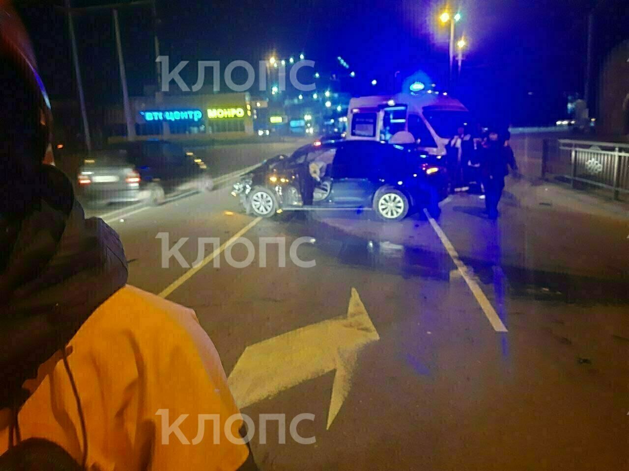 Ночью на Соборном в Ростове пьяный водитель врезался в четыре припаркованные машины