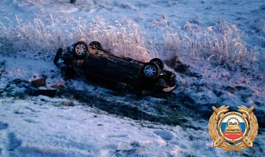 В районе Знаменска автобус с детьми столкнулся с двумя легковушками, есть пострадавшие (фото)  - Новости Калининграда | Фото: пресс-служба региональной ГИБДД