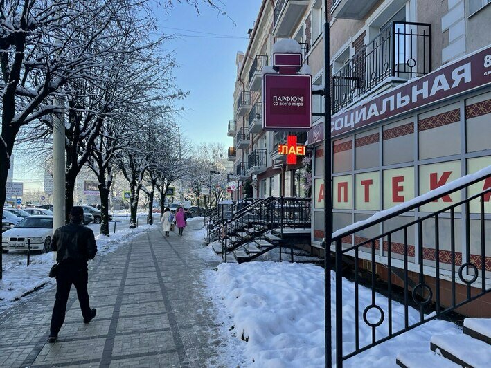 «Хочется не видеть этого»: дизайнеры оценили вывески в центре Калининграда (фото) - Новости Калининграда | Фото: Денис Шелеметьев / «Клопс»