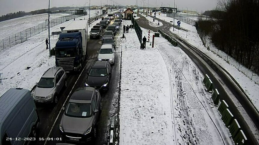 Очередь на въезд в Калининградскую область 24 декабря | Фото: очевидец  