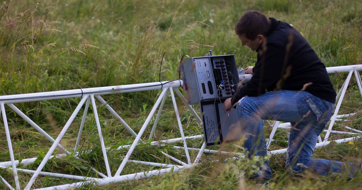 Кабель трассы. Рваный кабель. Магистральный кабель. Кабель под землей. Оборвался электрический кабель.