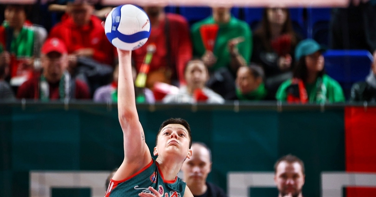 Kaliningrad Lokomotiv’s Victory over Leningradka in Volleyball Match Captured by Klops Photojournalist