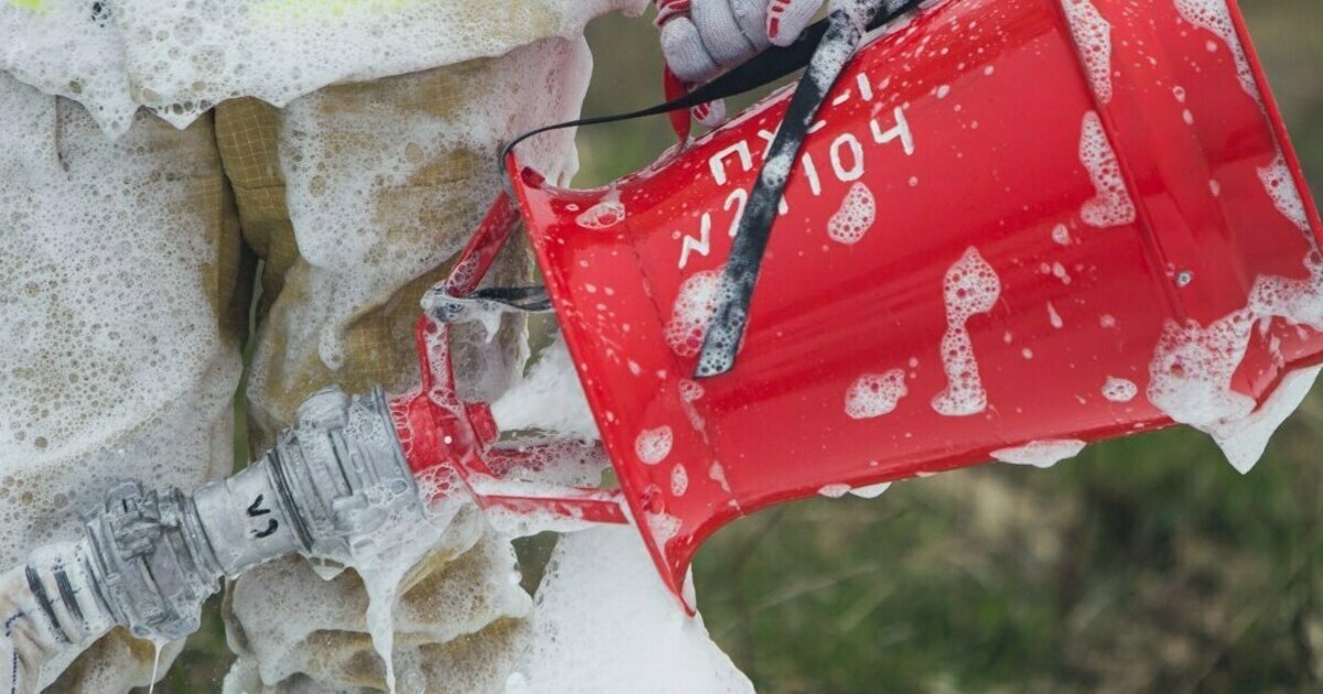 На Аллее Смелых загорелась прачечная (видео) - Новости Калининграда