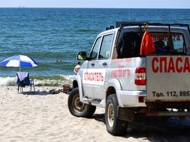 Фото дня: спасатели Балтийска дежурят на городском пляже