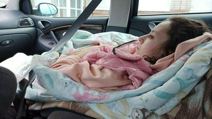 Мама везёт Диану из больницы домой | Фото: Екатерина Нагиева 
