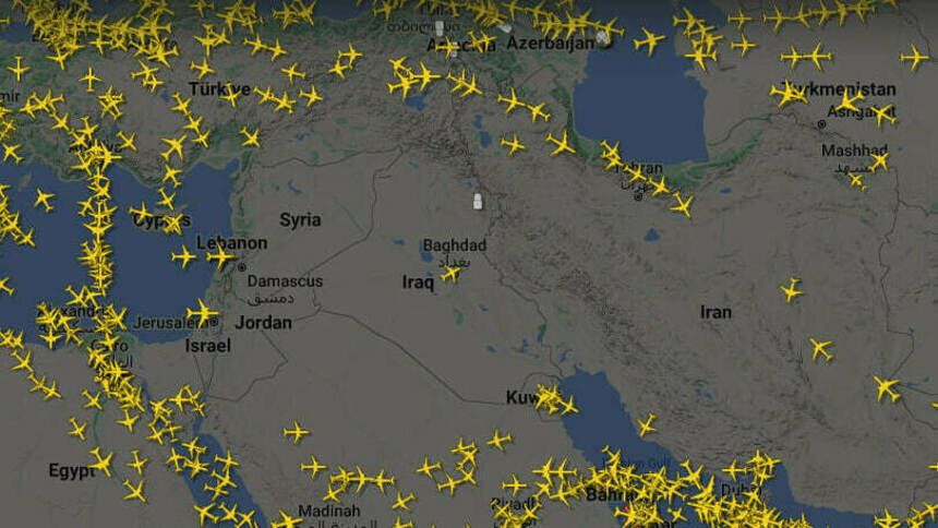 После атаки Ирана по территории Израиля несколько стран объявили о закрытии воздушного пространства - Новости Калининграда | Скриншот: сервис flightradar24