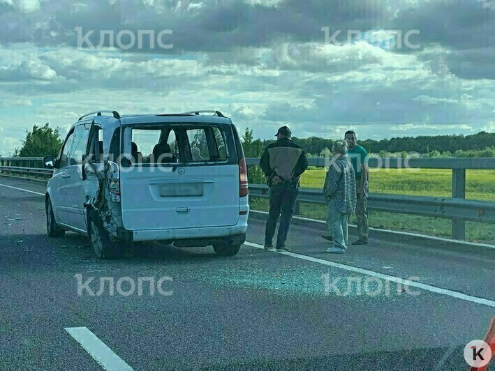 На Приморском кольце произошло ДТП, пробка растянулась на два километра  - Новости Калининграда | Фото: очевидец