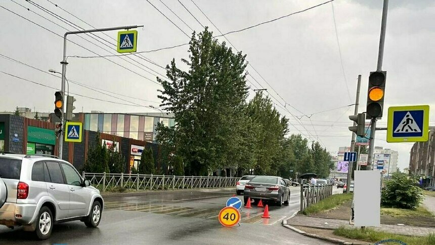 На Громовой 14-летний подросток понадеялся проскочить «зебру» на красный и угодил под колёса авто - Новости Калининграда | Фото: ГАИ региона