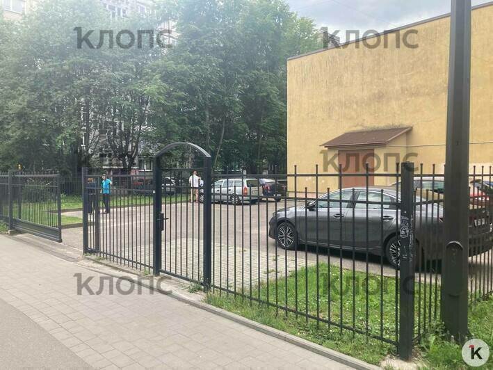 В Калининграде территорию спортивной школы проверяют силовики после сообщения о подложенной гранате - Новости Калининграда | Фото: «Клопс»