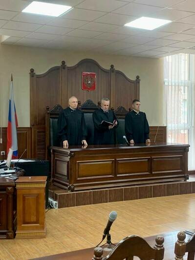 Жителя Мамоново, который хранил дома портрет Гитлера и унизил честь ...