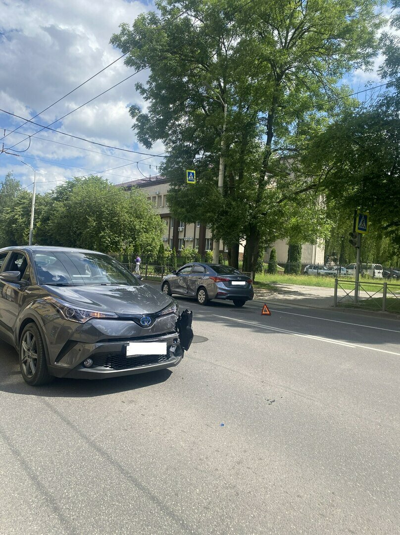 Была ещё синяя машина: в Калининграде ищут свидетелей ДТП возле областной  прокуратуры - Новости Калининграда